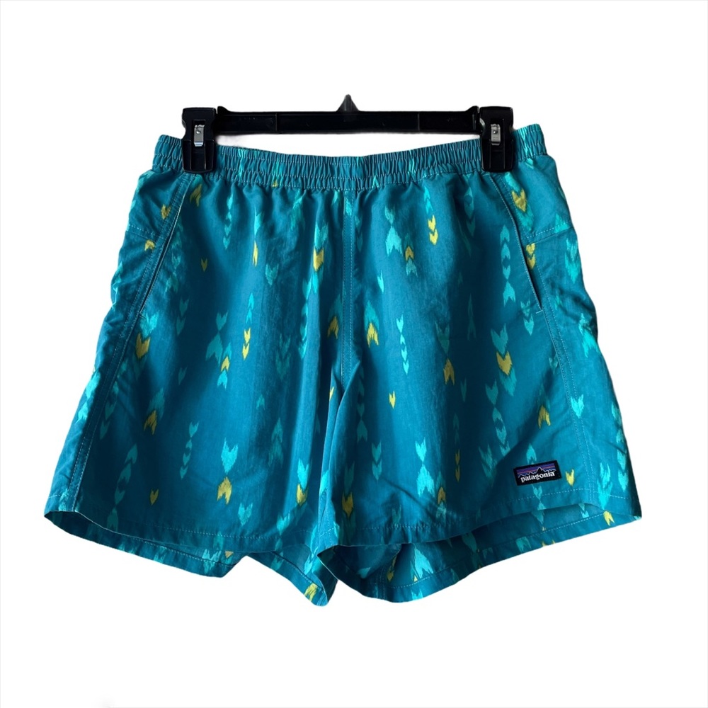 Patagonia Barely Baggies Short size small with drawstring and pockets